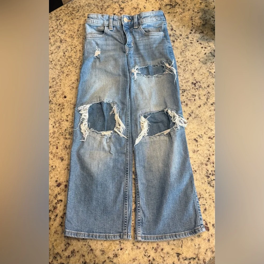 Abercrombie Kids High Rise Wide Leg Distressed Jeans - 5/6 LONG - Picture 1 of 4